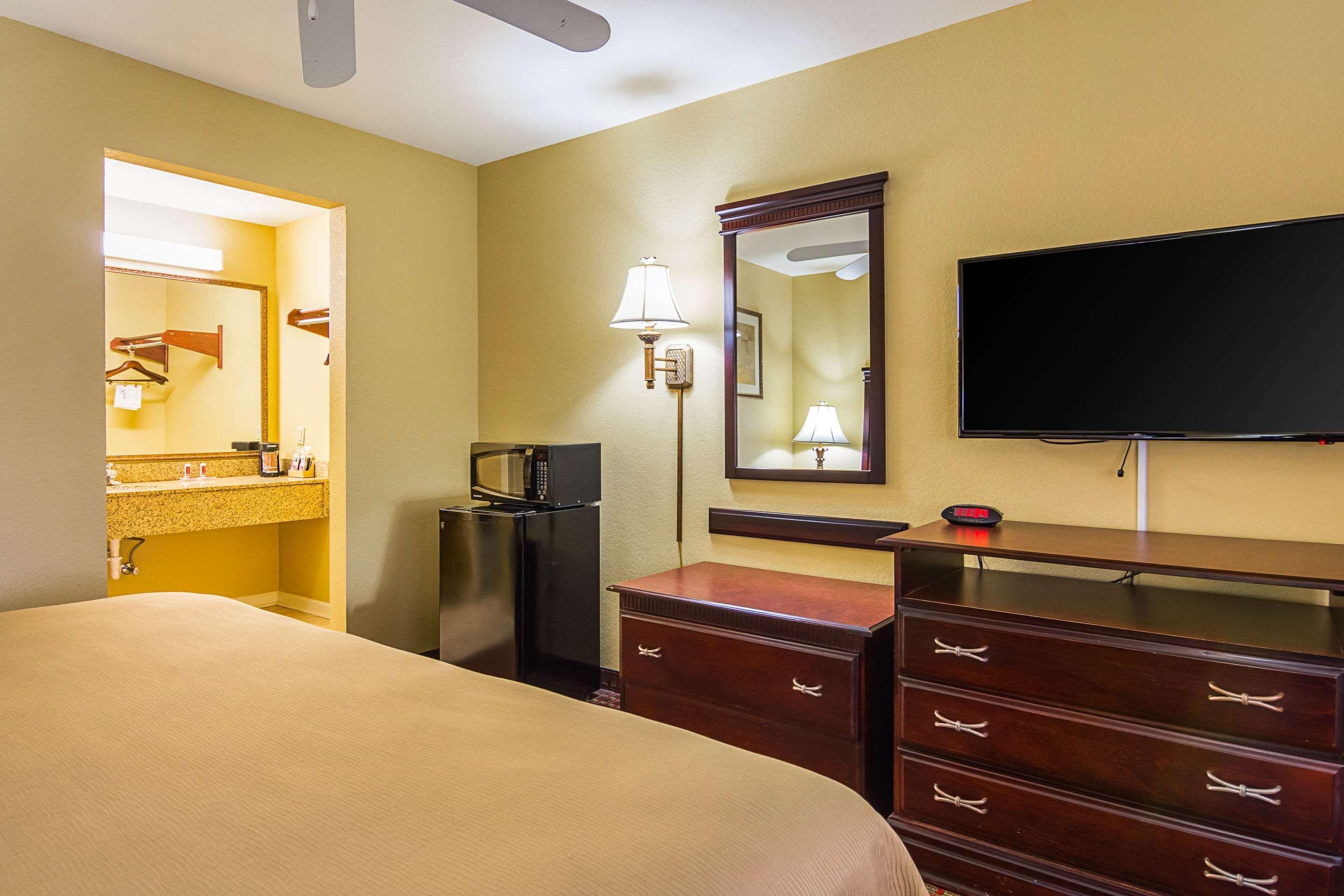 Econo Lodge Inn & Suites Bryant Luaran gambar