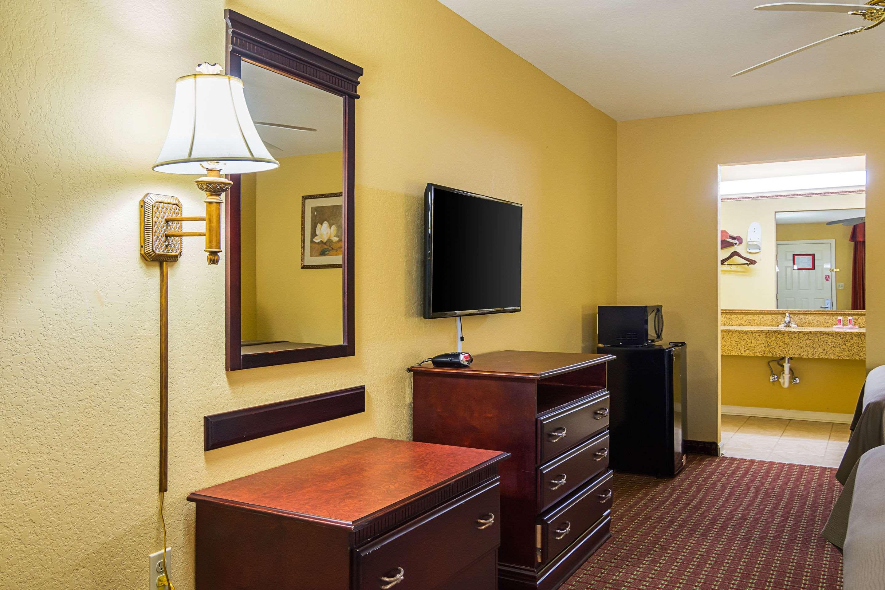 Econo Lodge Inn & Suites Bryant Luaran gambar