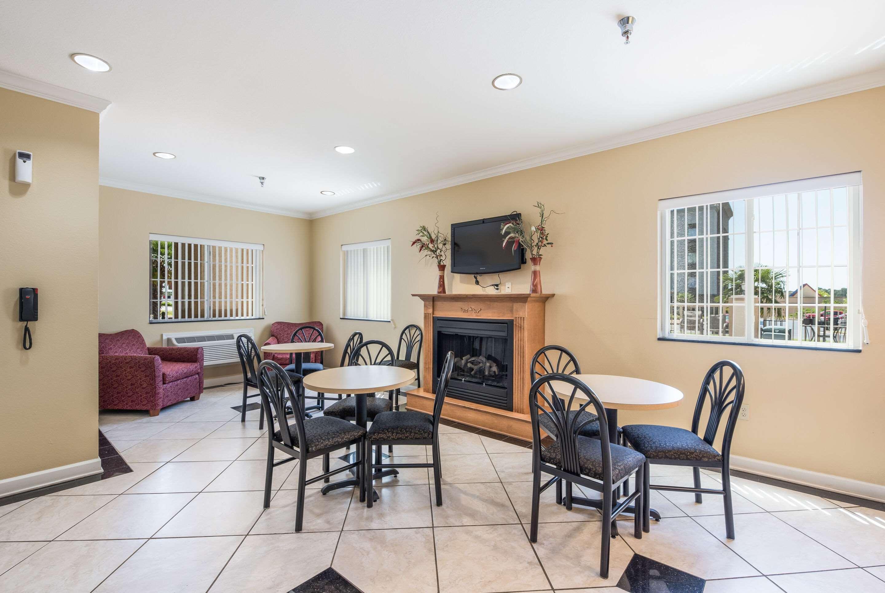 Econo Lodge Inn & Suites Bryant Luaran gambar