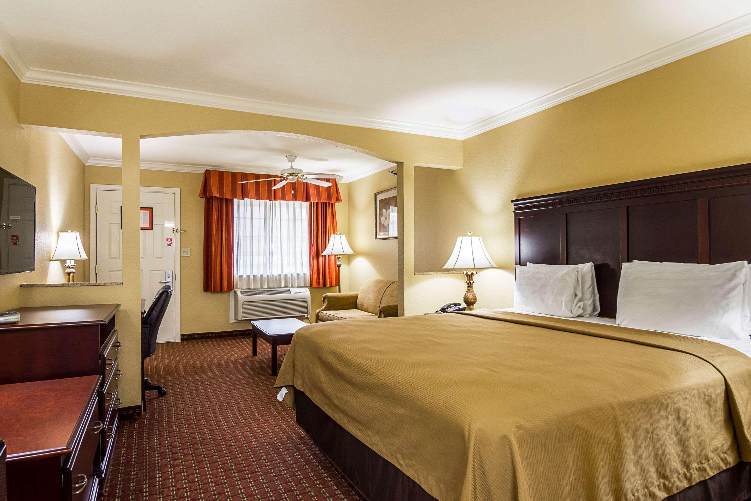 Econo Lodge Inn & Suites Bryant Luaran gambar